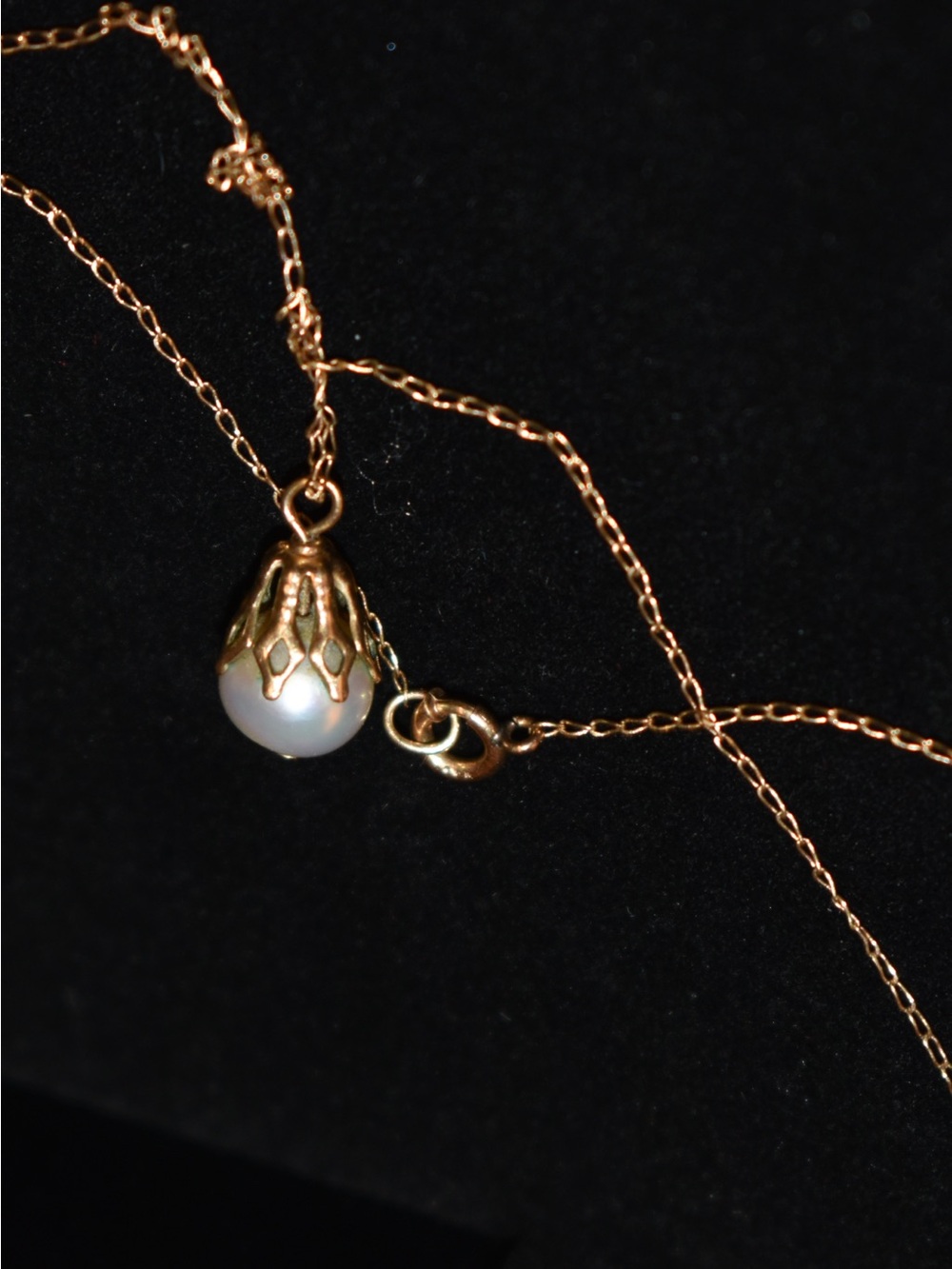 Gold Pearl Teardrop Necklace - Elegant Everyday Pendant